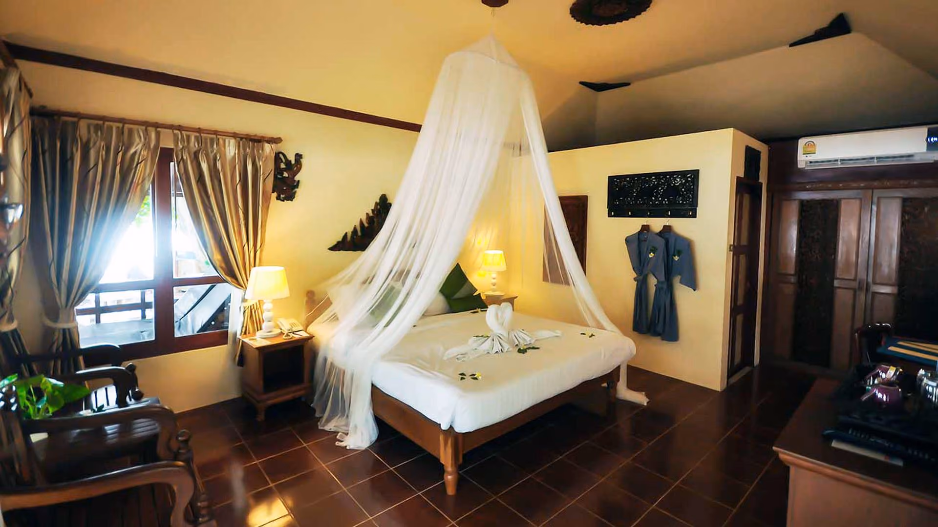 Beachfront Suite Villa — view 2