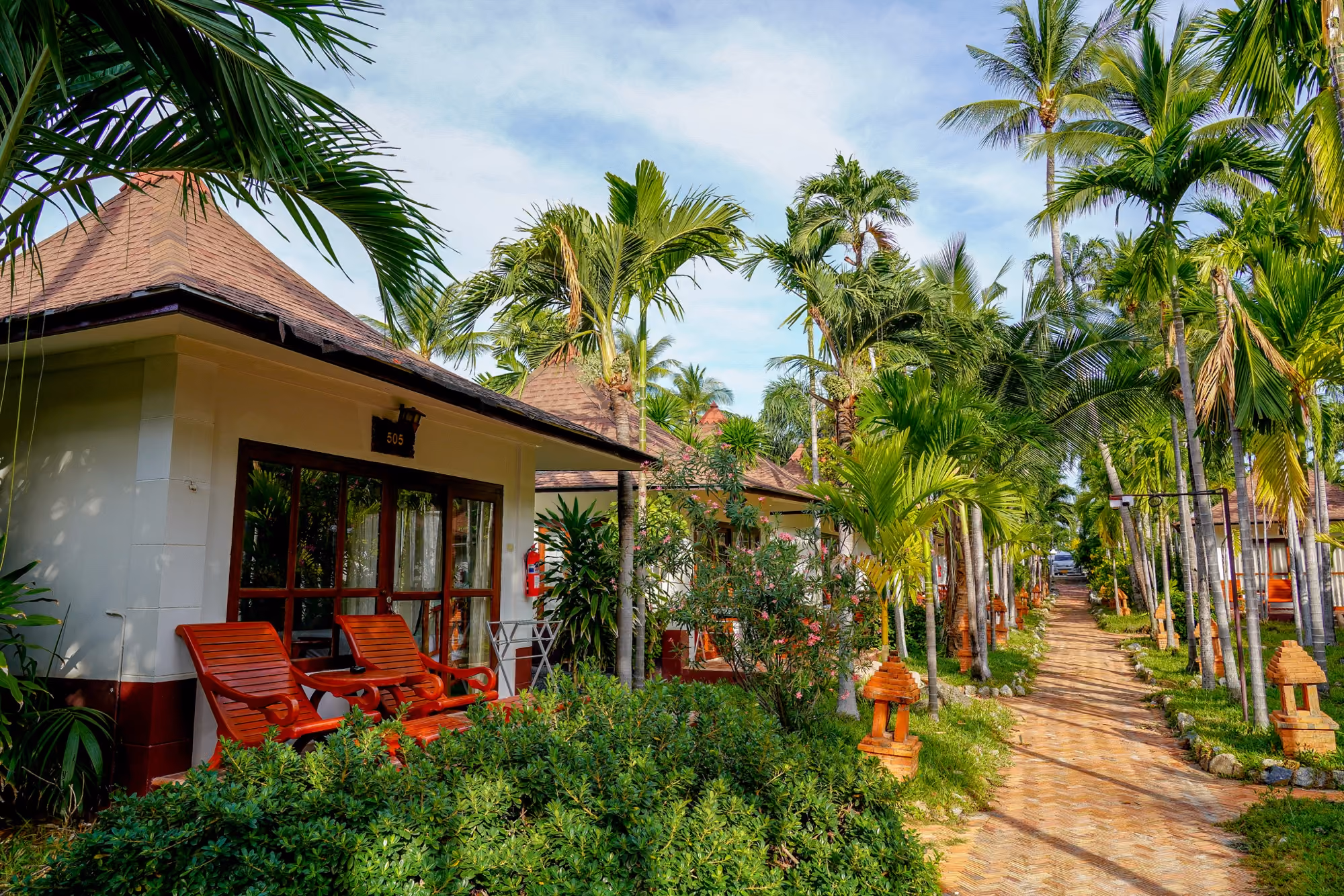 Deluxe Garden Villa — Terrace & garden 3