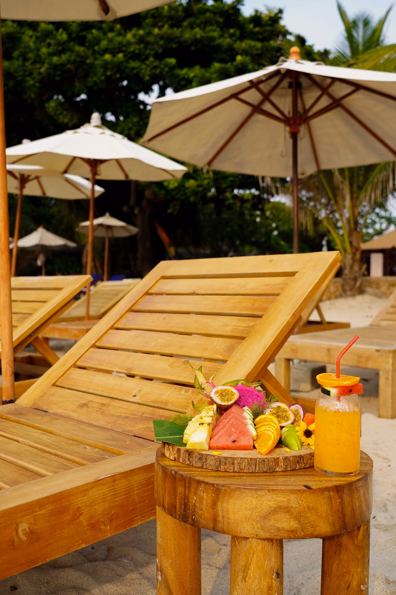 Beachfront Bar — Fruit platter on the beach 2
