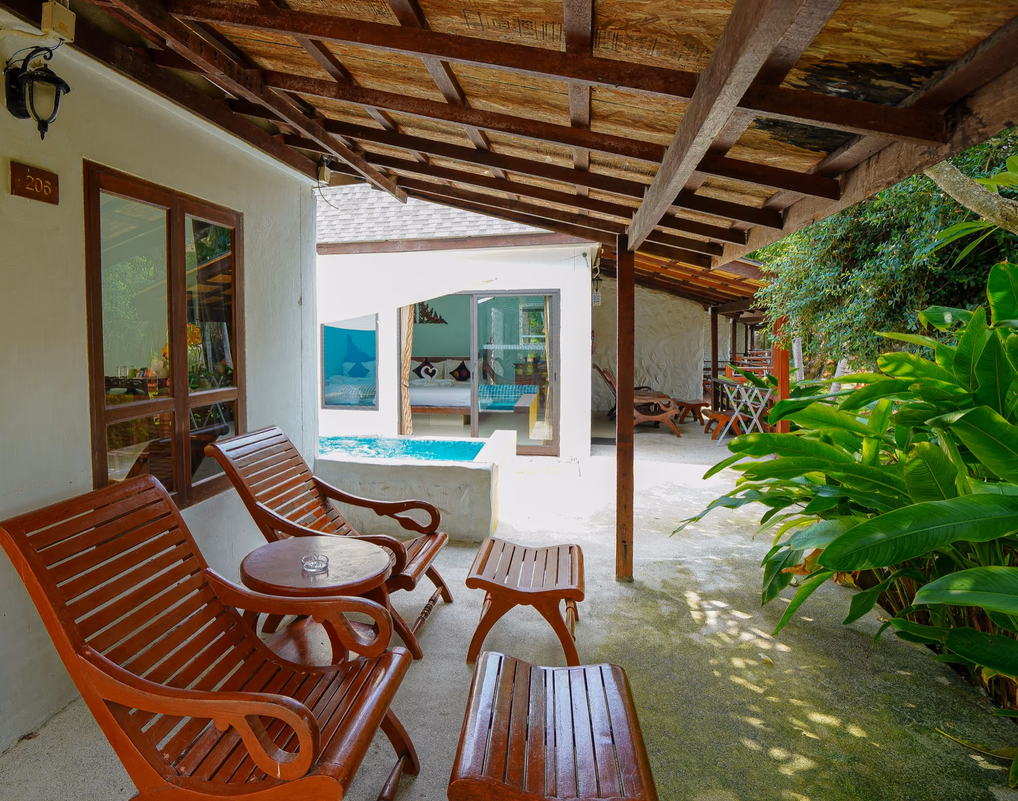Grand Family Plunge Pool Villa — Terrace & garden 1