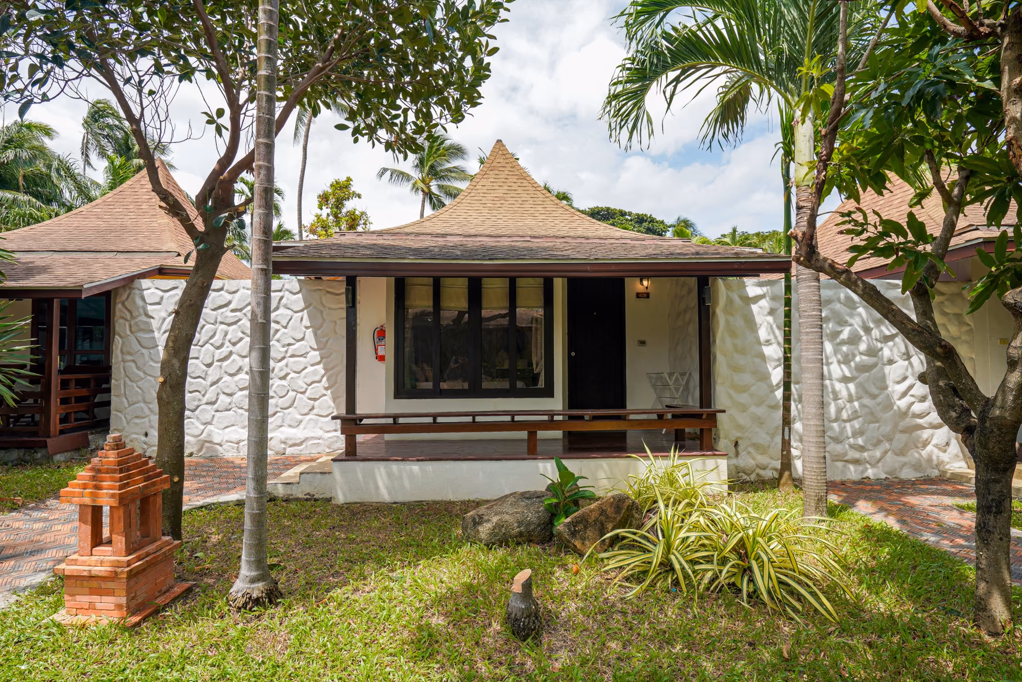 Honeymoon Plunge Pool Villa — Terrace & garden 1