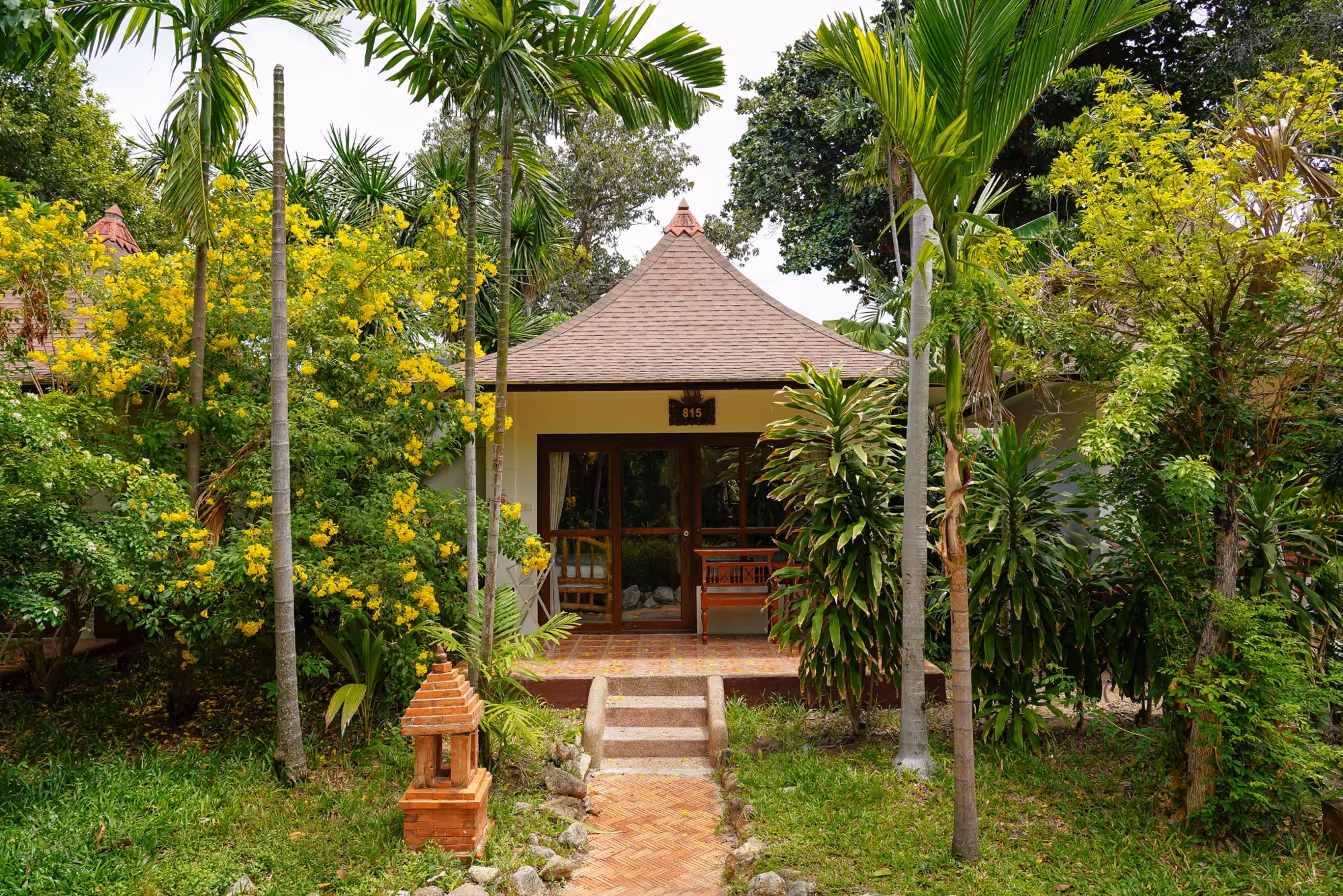 Superior Garden Villa — Terrace & garden 3